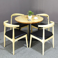 厂家专供北欧实木餐桌椅组合办公休闲咖啡桌铁艺做旧一桌四椅圆桌